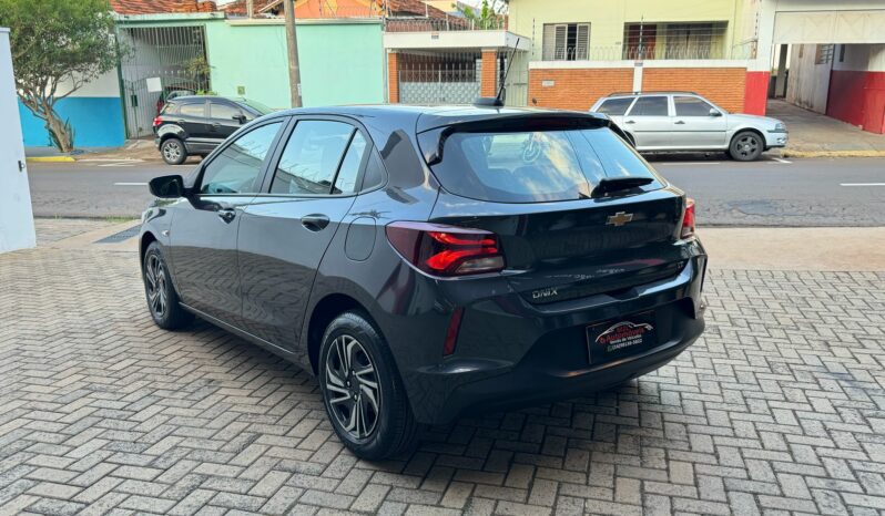 CHEVROLET ONIX 1.0 LT MANUAL 2024 completo